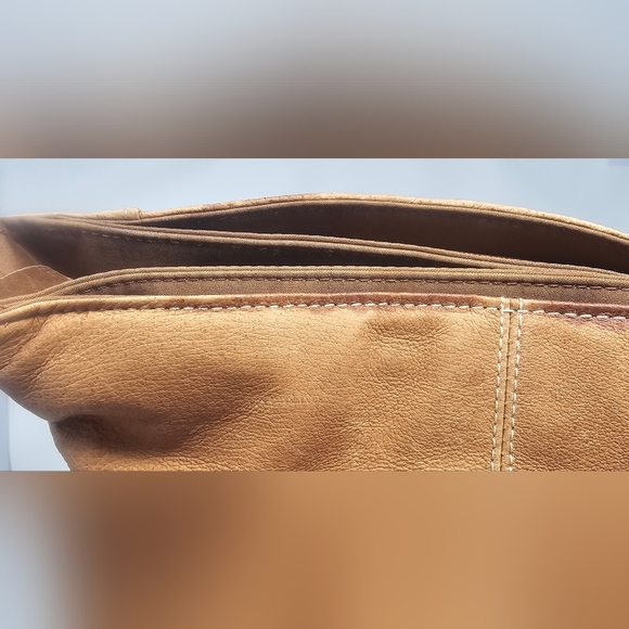 St. Johns Bay Leather Cognac Brown Feather Organizer Crossbody Shoulder Bag NWT - Picture 9 of 16